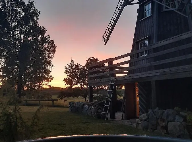 Windmill - Summer House *